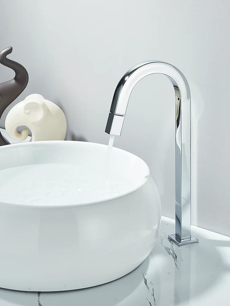 Chrome Cold Water Faucet Brass Rotating Out Water