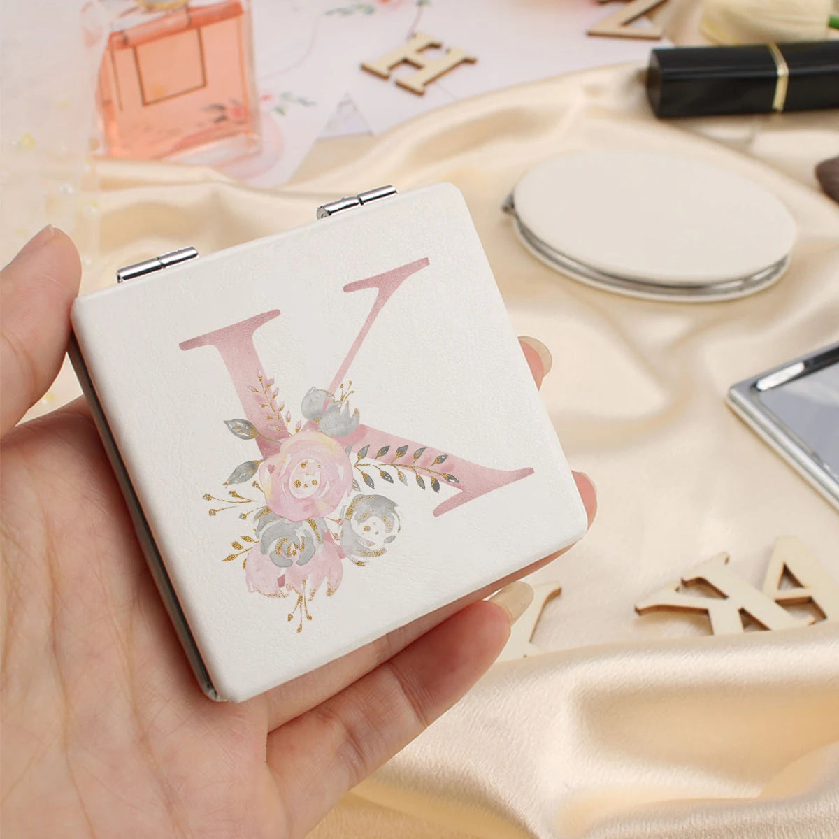 Personalized Floral First Letter White Square Double-Sided Makeup