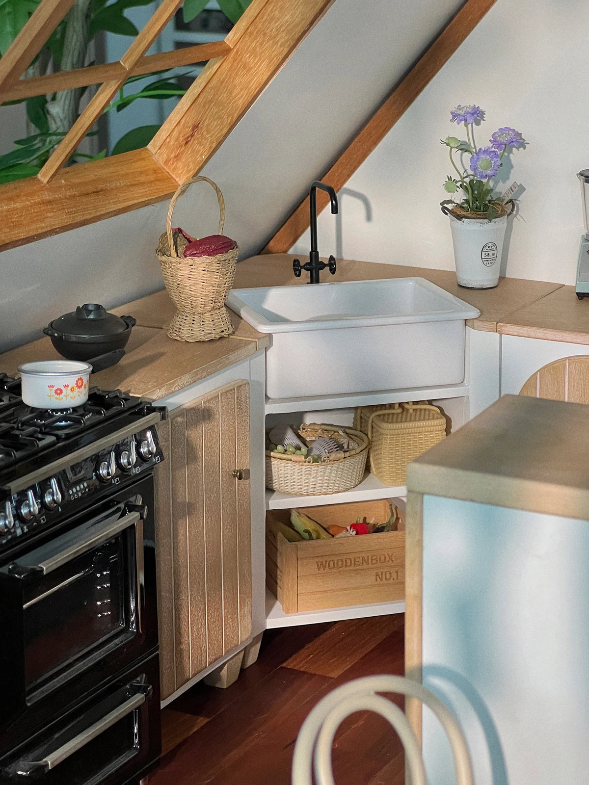 Solid Wood Metal Corner Sink Cabinet Door Cabinet