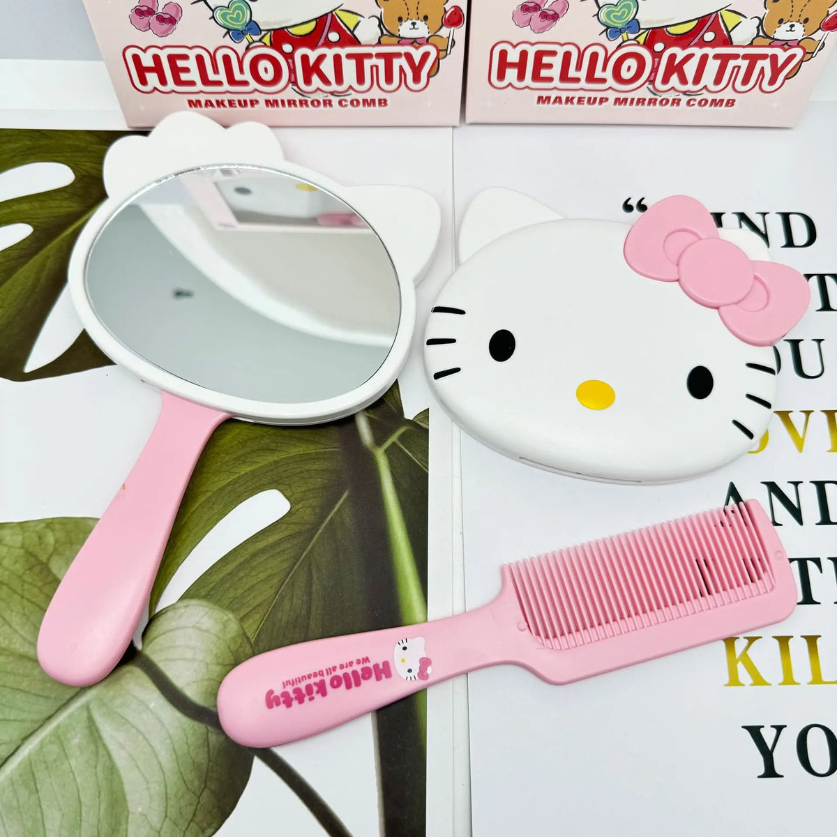 Kawaii Hello Kitty 2-In-1 Makeup Mirror & Comb