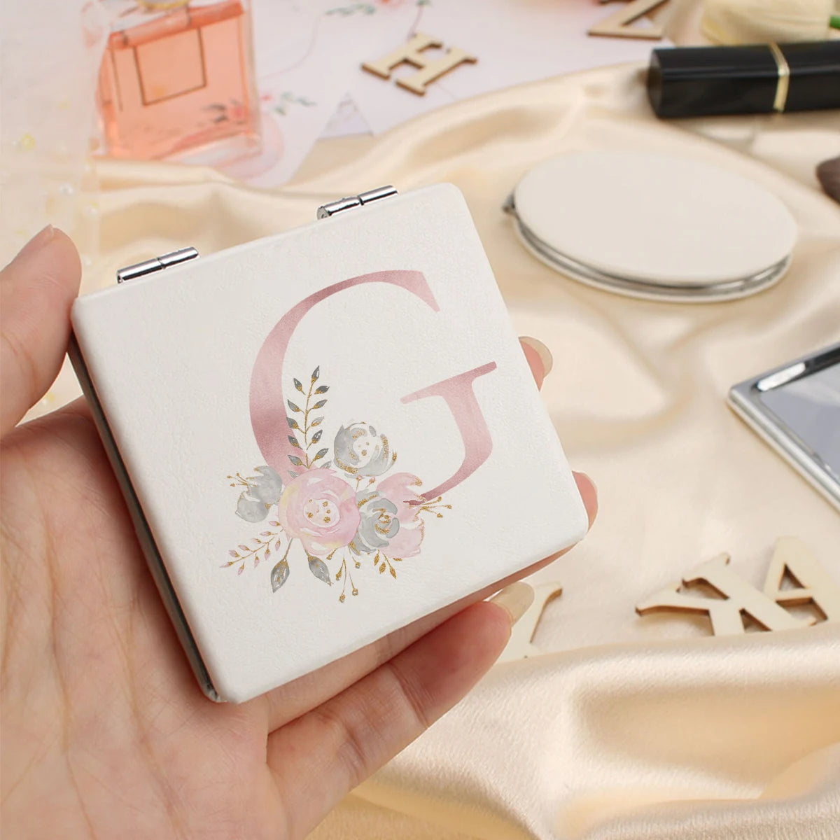 Personalized Floral First Letter White Square Double-Sided Makeup