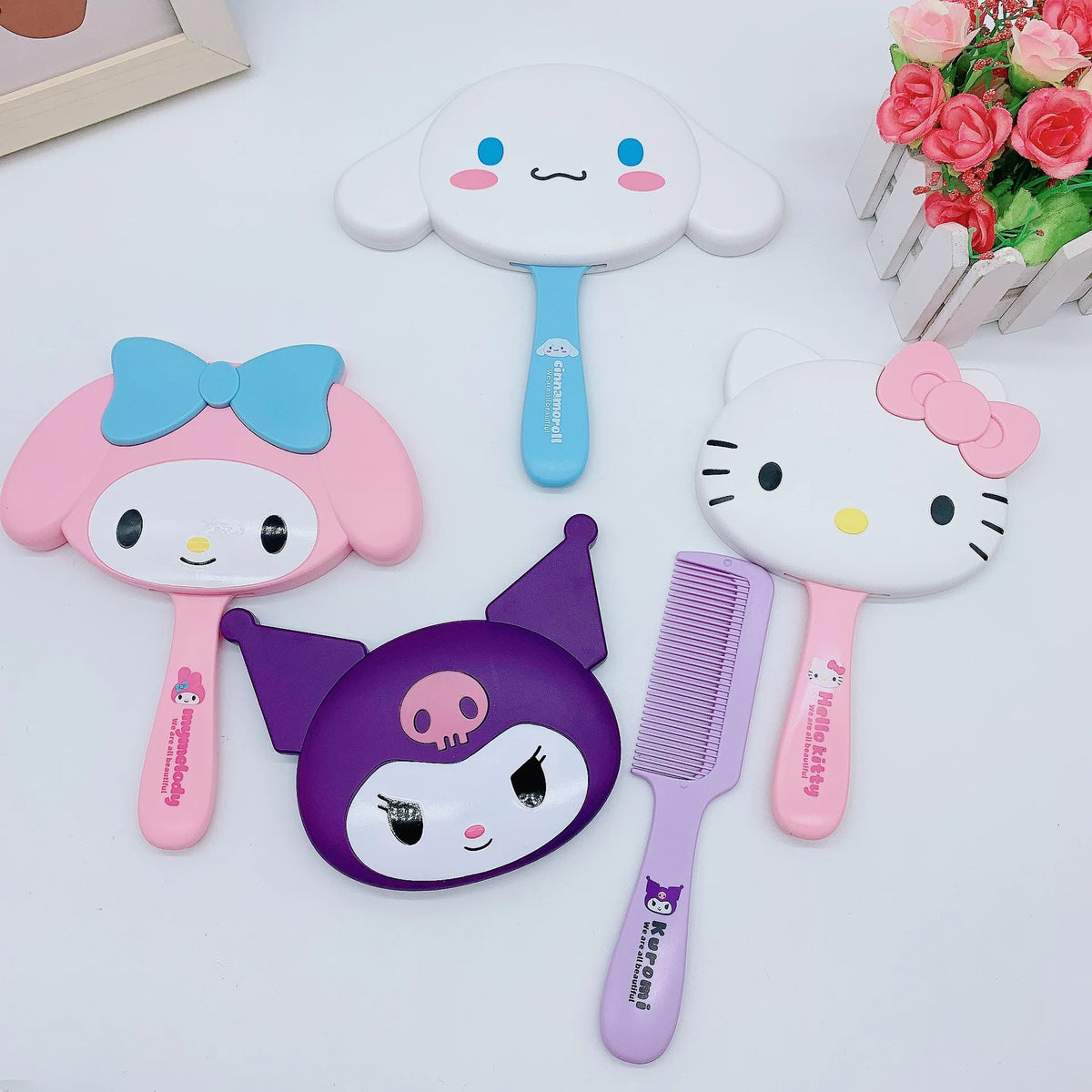 Kawaii Hello Kitty 2-In-1 Makeup Mirror & Comb